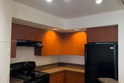 Condo in Margate: photo 1 of 15