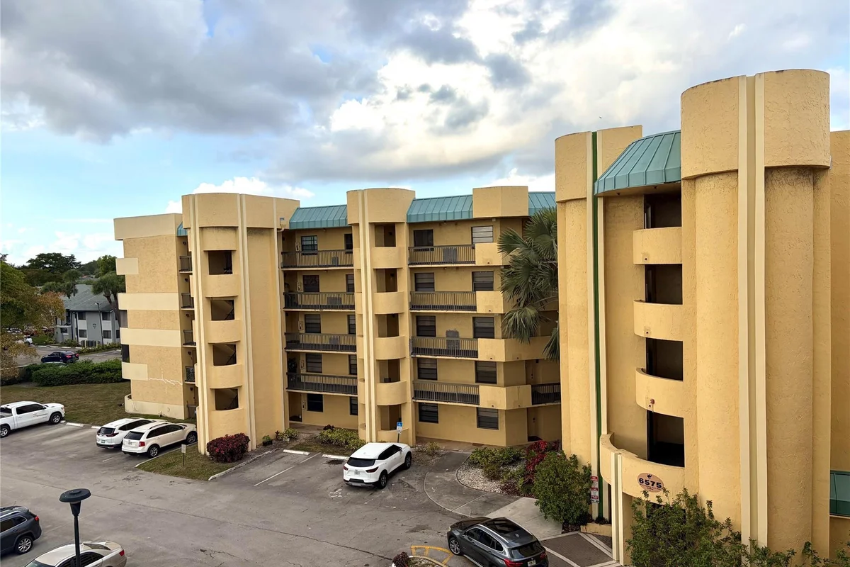 6575 W Oakland Park Blvd #202, Lauderhill: photo 1 of 16