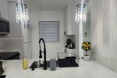 5001 NW 34th St #305, Lauderdale Lakes: photo 1 of 15