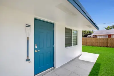 1840 SW 24th St #1-2, Fort Lauderdale: photo 1 of 30