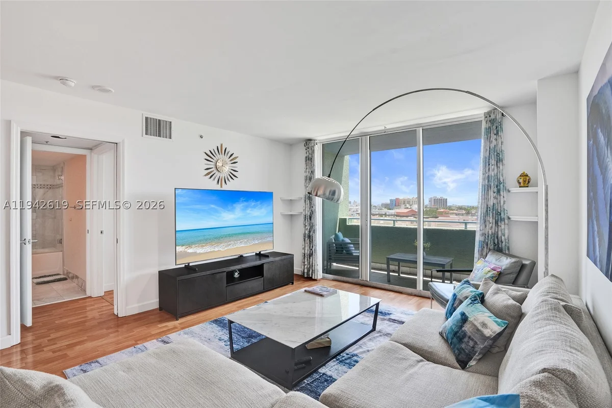 90 Alton Rd #807, Miami Beach: photo 1 of 17