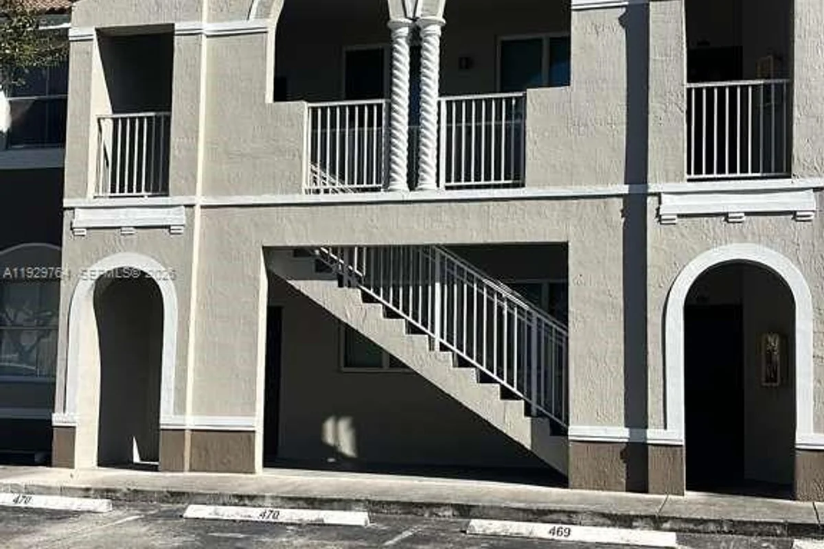 2811 SE 17th Ave #210, Homestead: photo 1 of 15