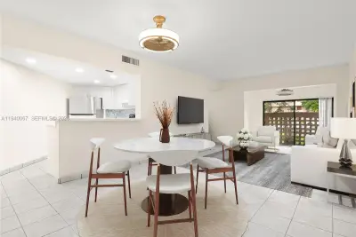10249 NW 9th St Cir #107-8, Miami: photo 1 of 31