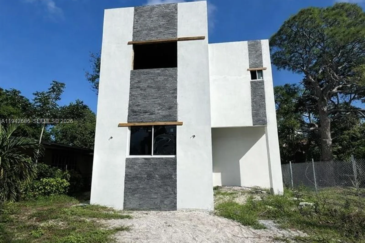518 NW 13th Ave, Fort Lauderdale: photo 1 of 9