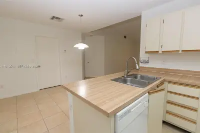 18328 NW 68th Ave #P, Hialeah: photo 1 of 26