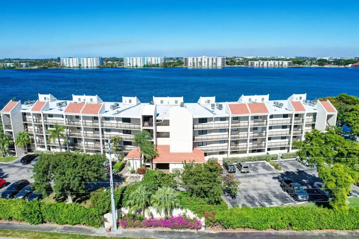115 Lake Emerald Dr #403, Oakland Park: photo 1 of 38