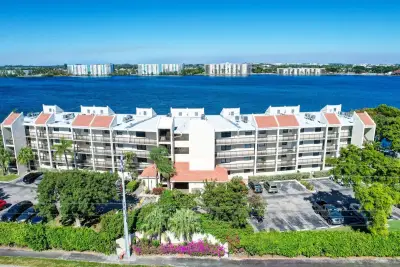 115 Lake Emerald Dr #403, Oakland Park: photo 1 of 38