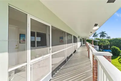 2541 NE 11th St #212, Pompano Beach: photo 1 of 37