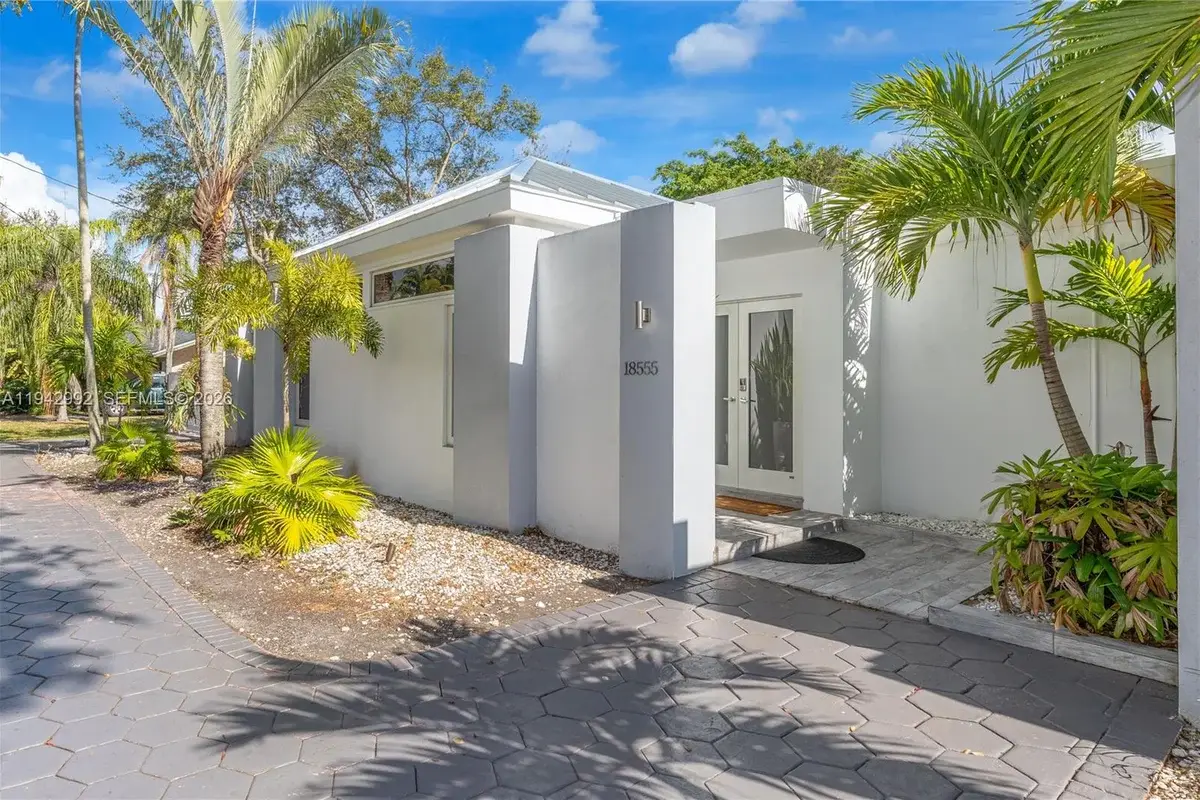 18555 SW 83rd Pl, Cutler Bay: photo 1 of 42