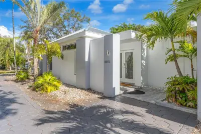 18555 SW 83rd Pl, Cutler Bay: photo 1 of 42