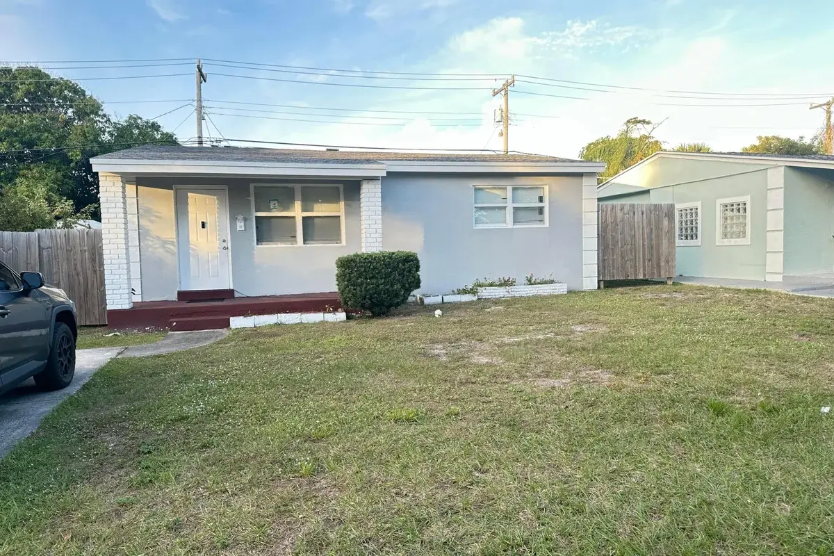 725 58th St, West Palm Beach: photo 1 of 14