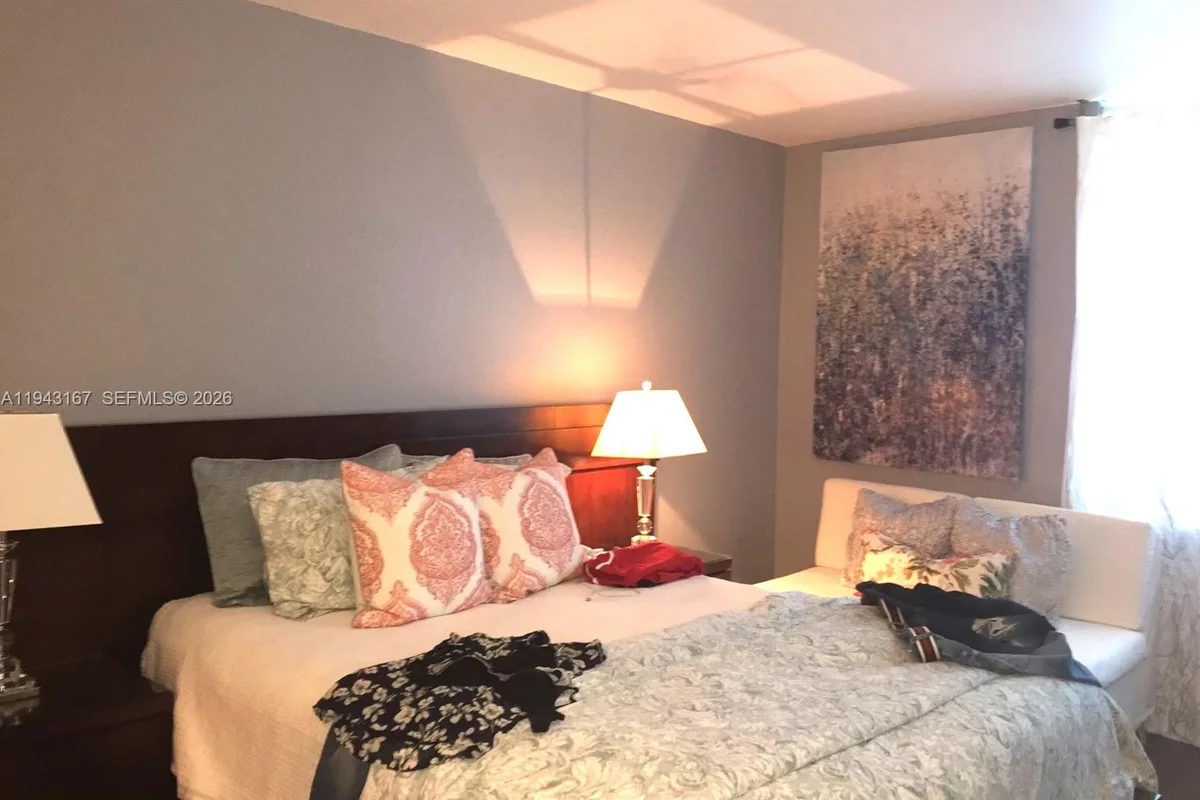 100 Lincoln Rd #814, Miami Beach: photo 1 of 42
