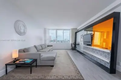 1100 West Ave #721, Miami Beach: photo 1 of 45