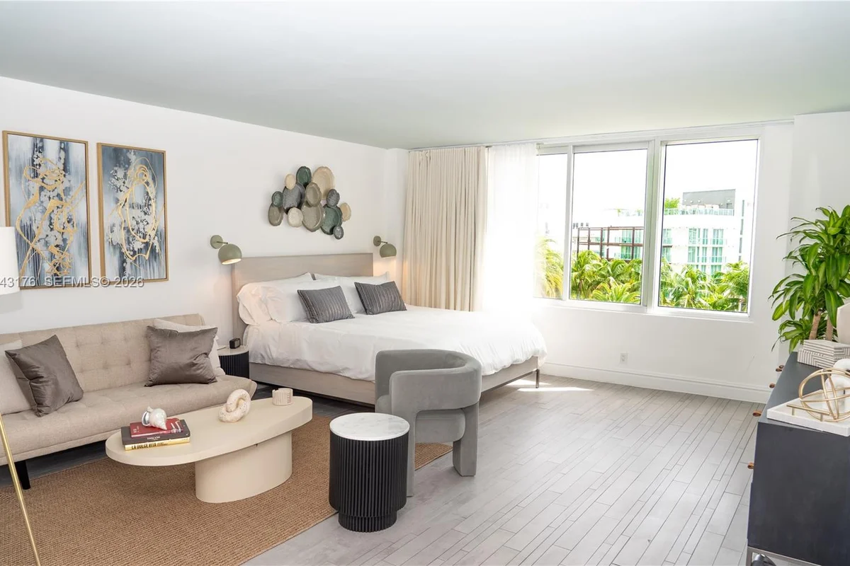1100 West Ave #415, Miami Beach: photo 1 of 52