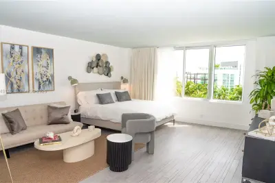 1100 West Ave #415, Miami Beach: photo 1 of 52