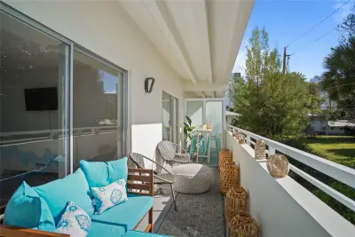 3212 NE 12th St #203, Pompano Beach: photo 1 of 33
