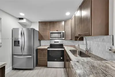 2850 Somerset Dr #105L, Lauderdale Lakes: photo 1 of 26