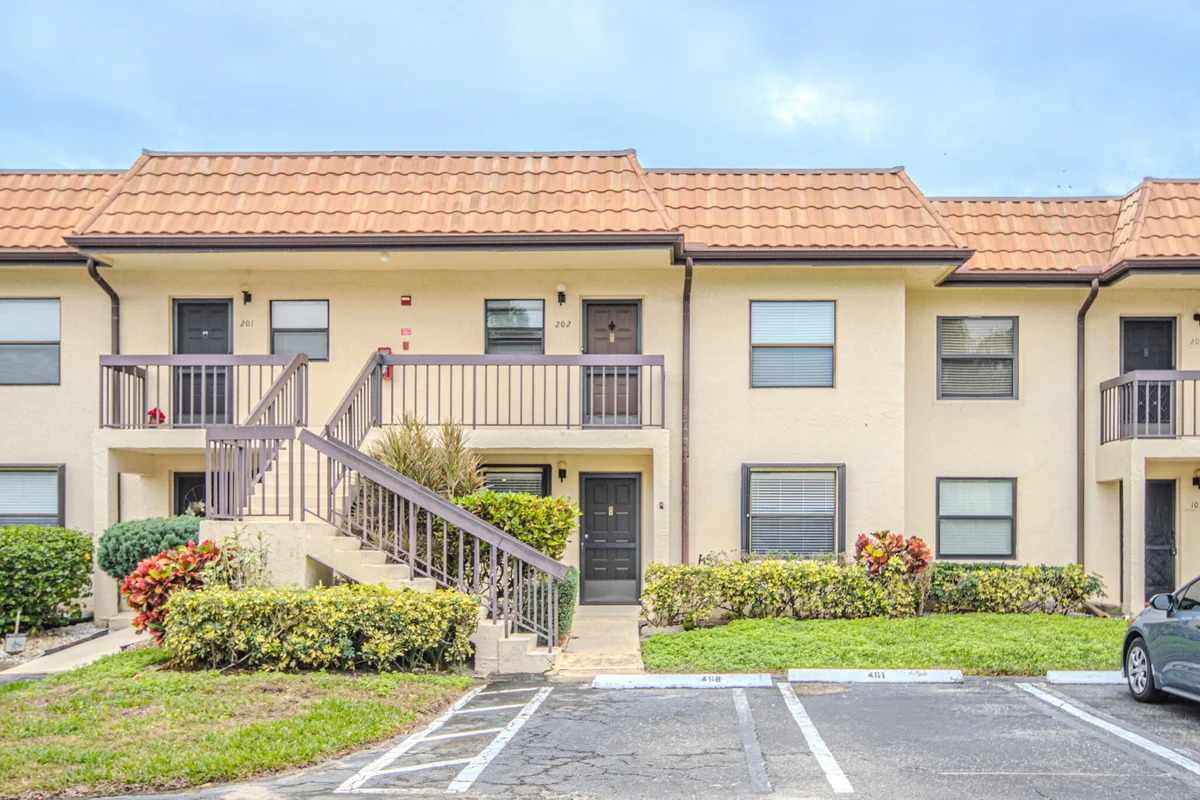 7094 Golf Colony Ct #102, Lake Worth: photo 1 of 24