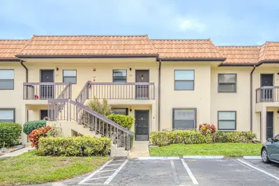 7094 Golf Colony Ct #102, Lake Worth: photo 1 of 24