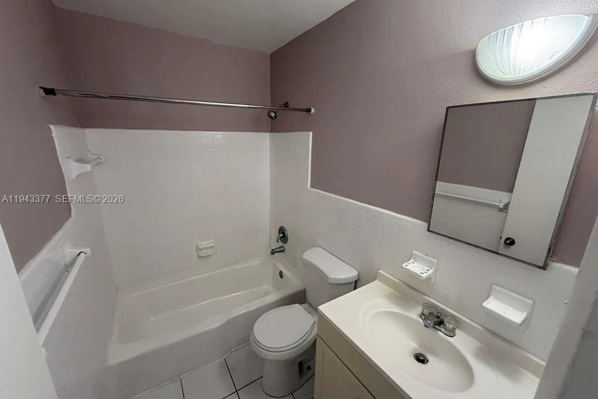 2916 Funston St #53A, Hollywood: photo 1 of 11