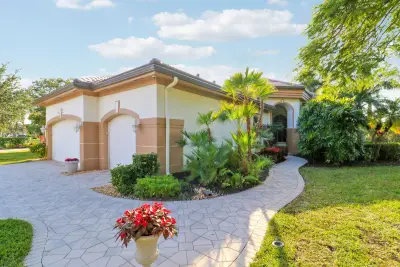 8216 Cypress Point Rd, West Palm Beach: photo 1 of 62