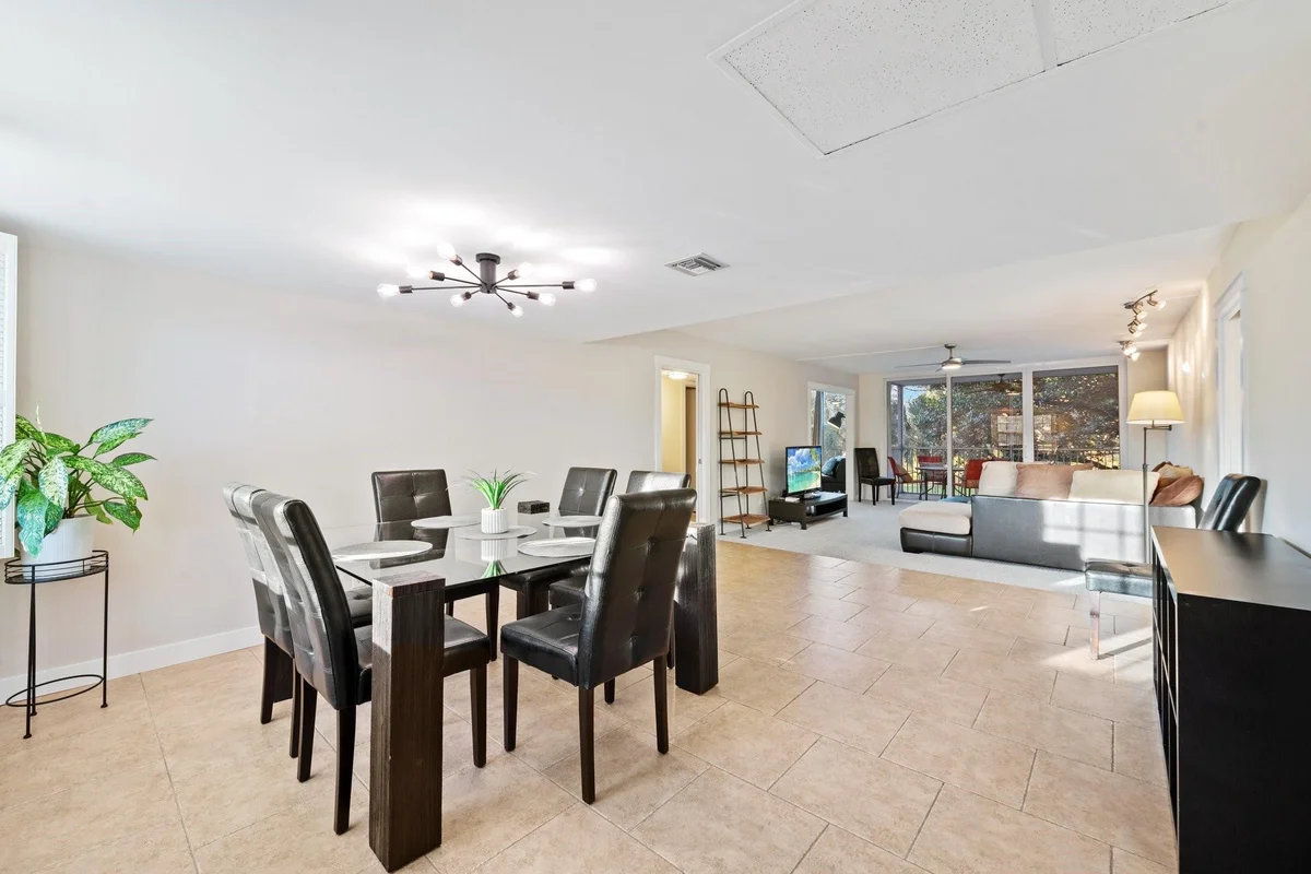 3900 Oaks Clubhouse Dr #310, Pompano Beach: photo 1 of 32