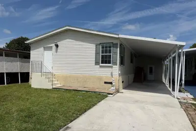 2321 SW 85th Ave, Davie: photo 1 of 13
