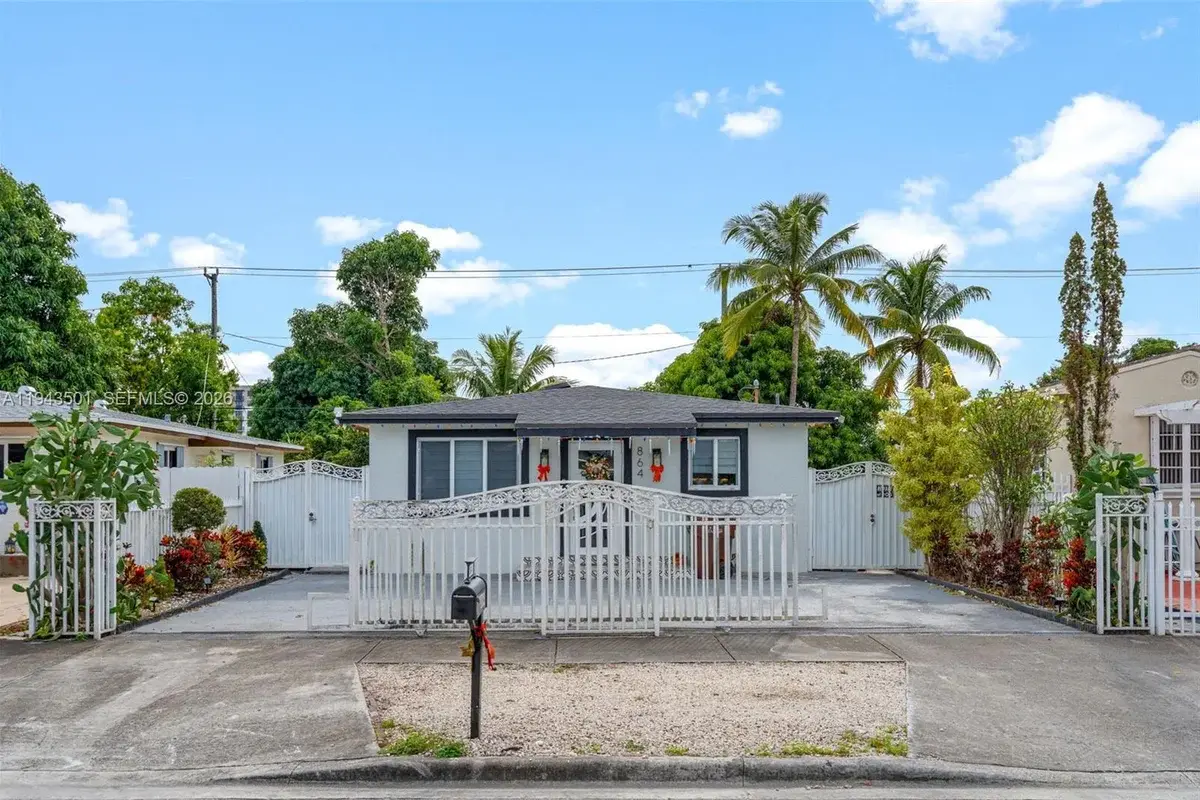 864 E 29th St, Hialeah: photo 1 of 16