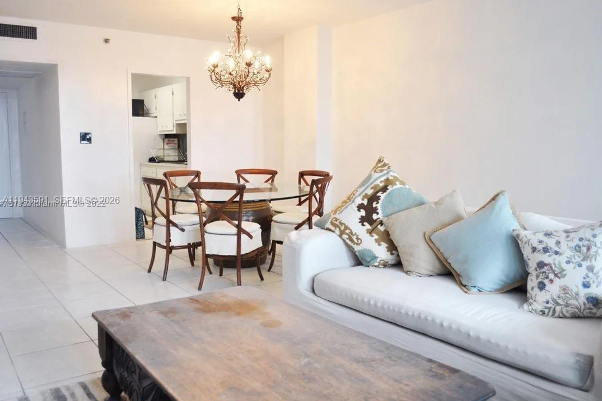 100 Lincoln Rd #522, Miami Beach: photo 1 of 18