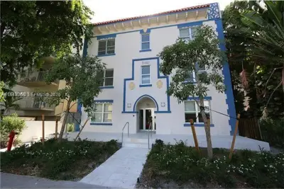 1611 Meridian Ave #208, Miami Beach: photo 1 of 8