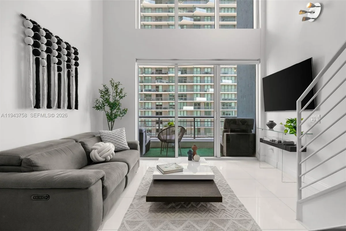 60 SW 13th St #2812, Miami: photo 1 of 66