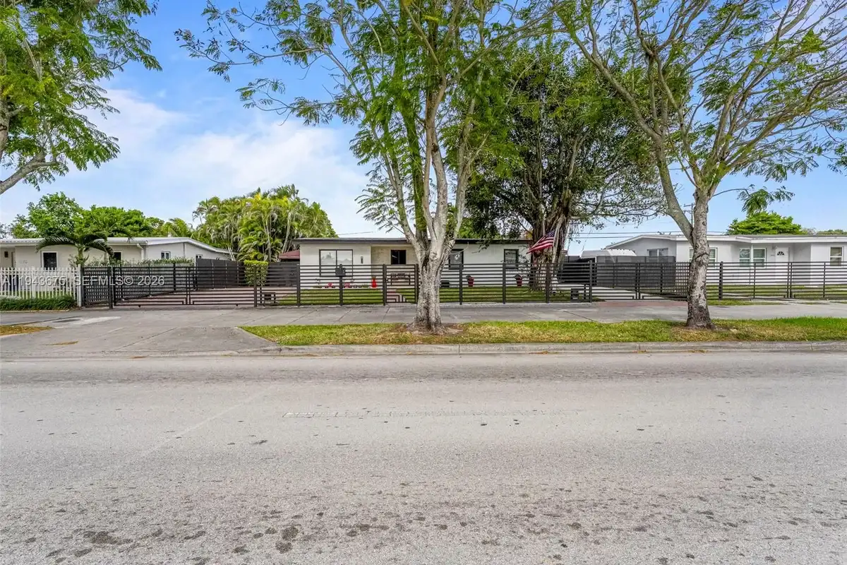 11415 SW 56th St, Miami: photo 1 of 70