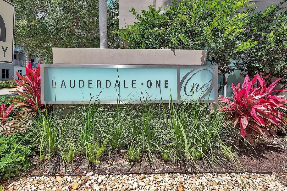 2401 NE 65th St #112, Fort Lauderdale: photo 1 of 40