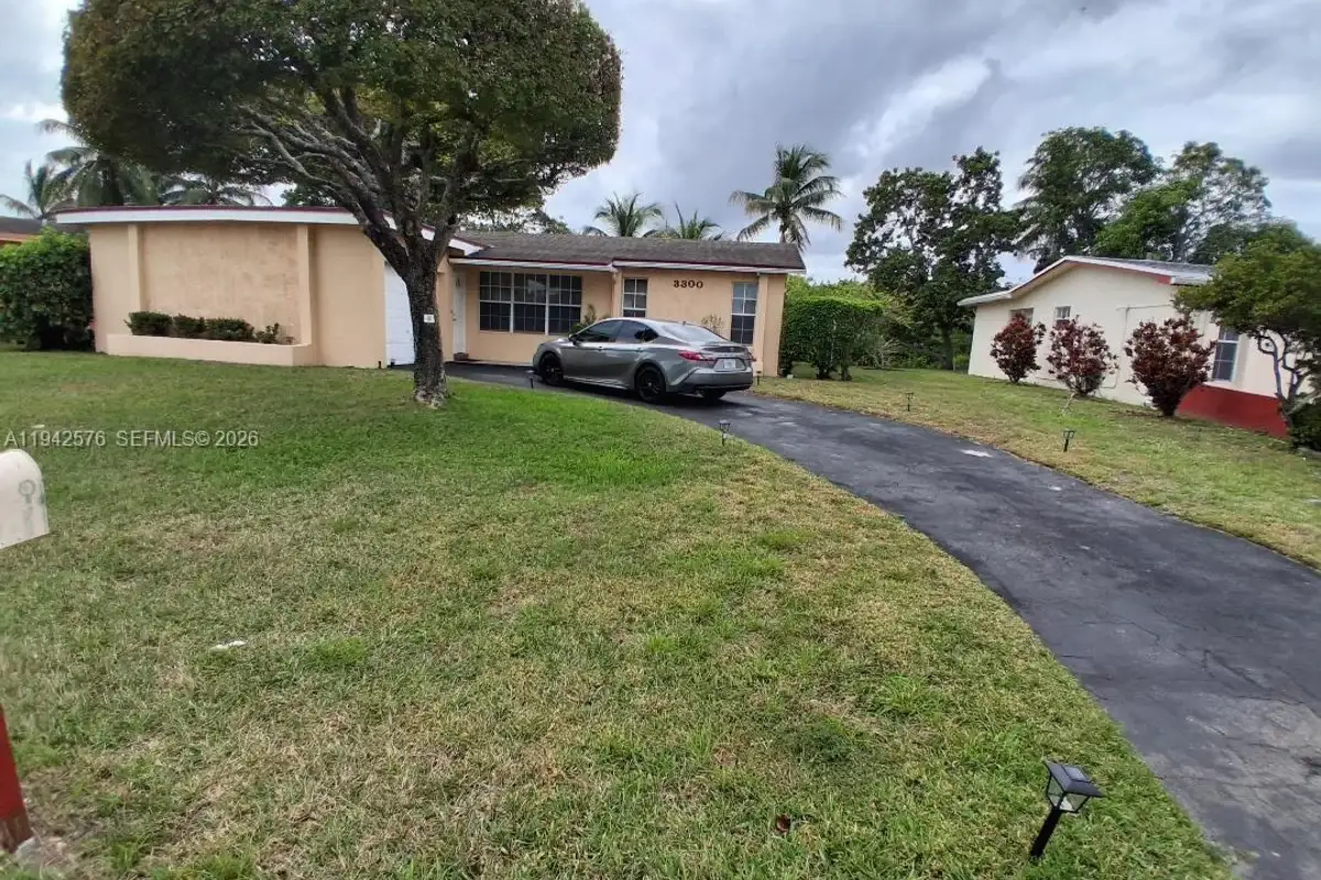 House in Miramar: photo 1 of 6
