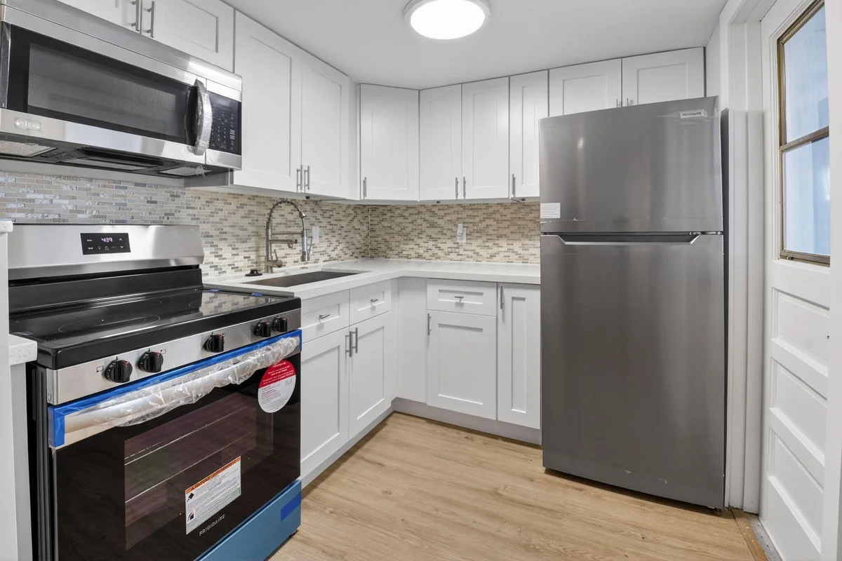 2213 NE 1st Ct #204, Boynton Beach: photo 1 of 23