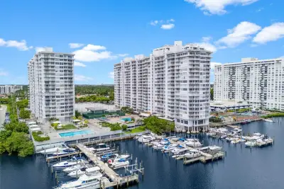 18041 Biscayne Blvd #1605, Aventura: photo 1 of 59
