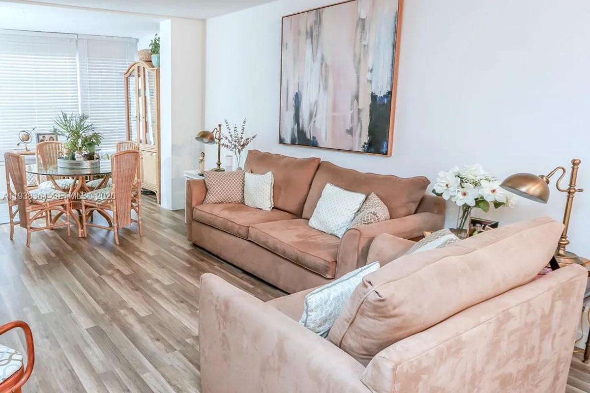9150 Lime Bay Blvd #212, Tamarac: photo 1 of 14