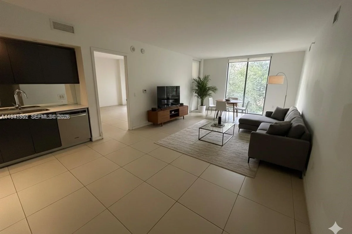 31 SE 6th St #407, Miami: photo 1 of 21