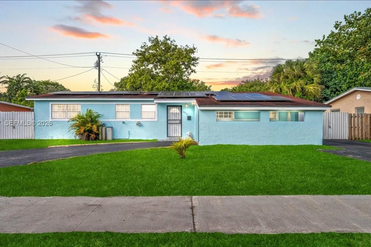 18502 NW 23rd Ct, Miami Gardens: photo 1 of 38
