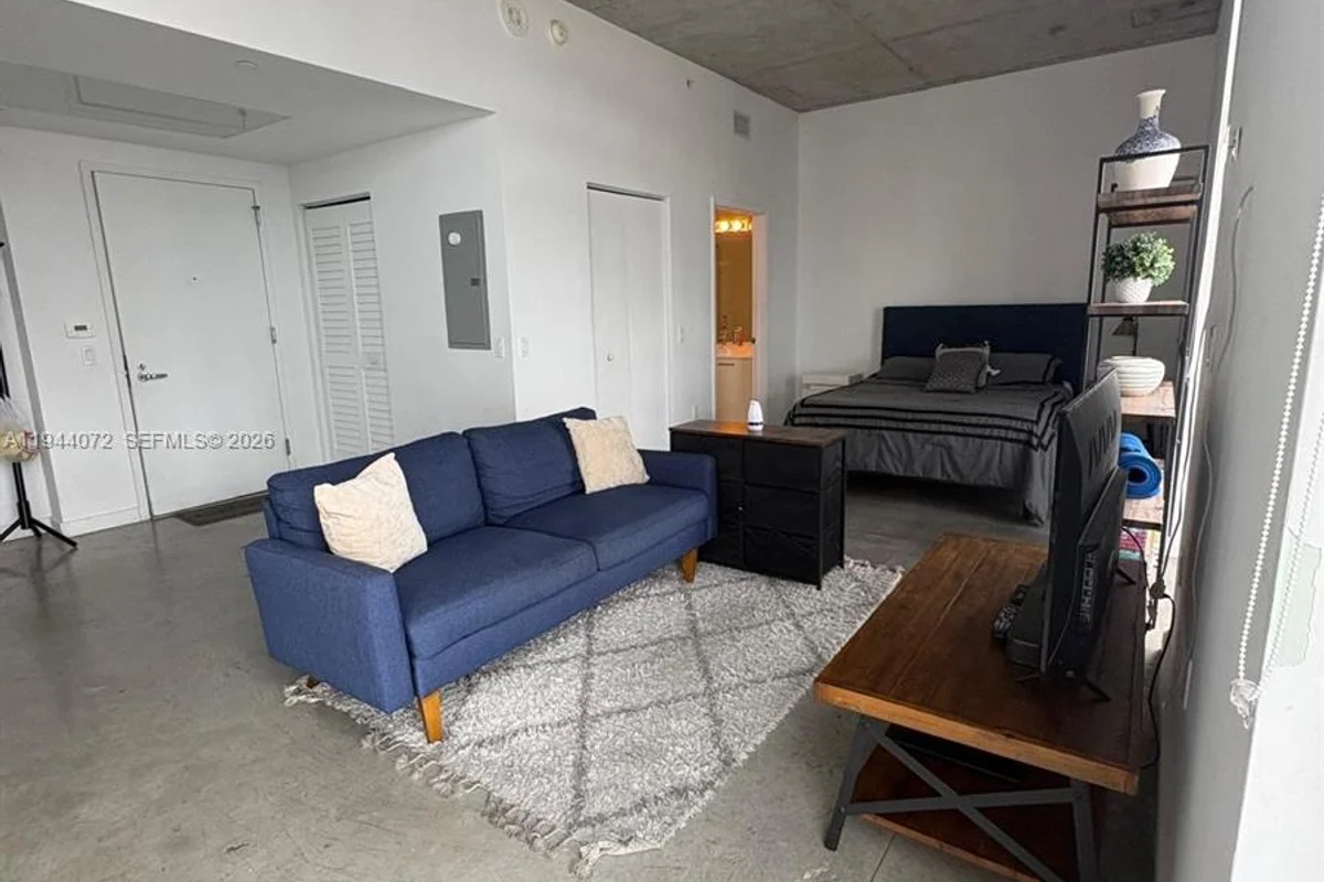 151 SE 1st St #3404, Miami: photo 1 of 21