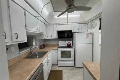 3431 NW 50th Ave #304, Lauderdale Lakes: photo 1 of 22