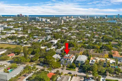 732 NE 15th Ave, Fort Lauderdale: photo 1 of 48