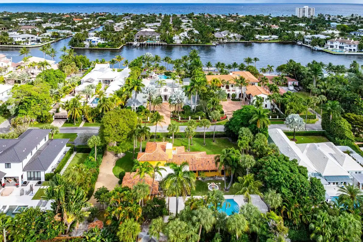 334 Palm Trl, Delray Beach: photo 1 of 35
