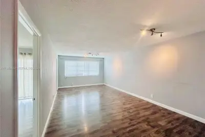 2300 Park Ln #201, Hollywood: photo 1 of 41