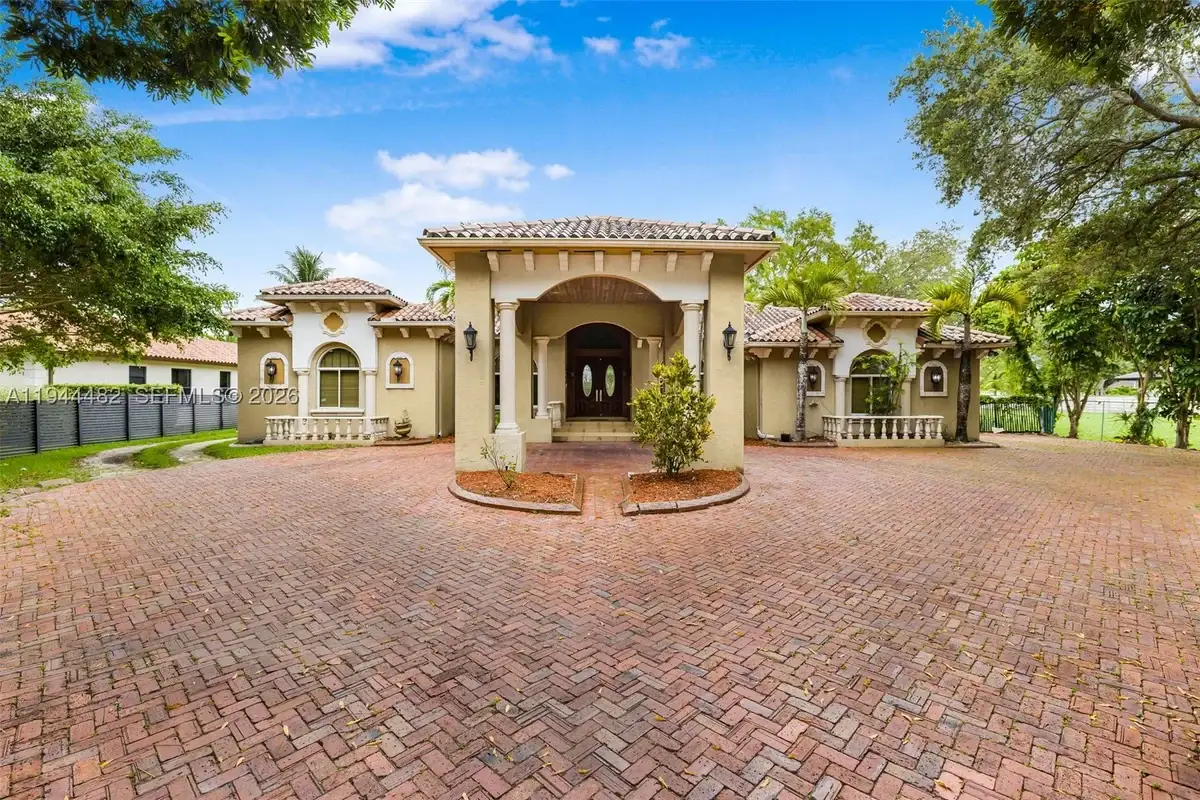 7761 SW 122nd Ave, Miami: photo 1 of 54