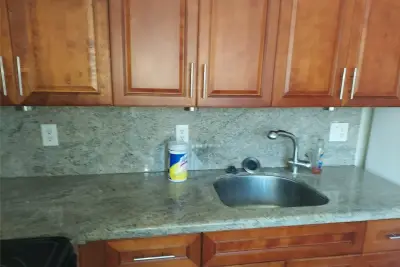 1829 N Dixie Hwy, Fort Lauderdale: photo 1 of 4