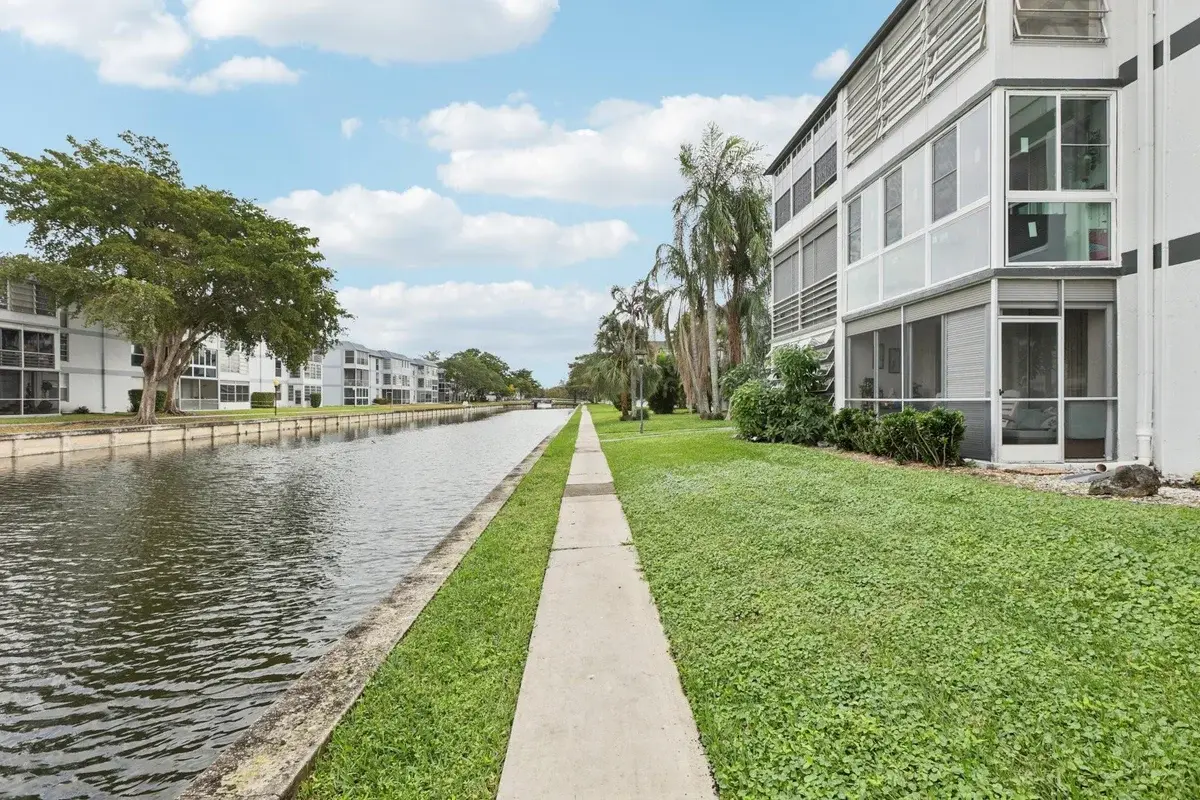 8330 Sands Point Blvd #304n, Fort Lauderdale: photo 1 of 9