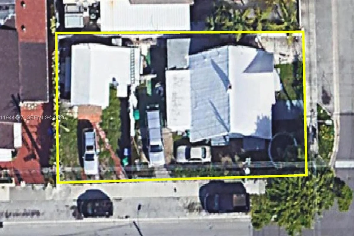 844 SW 11th Ave, Miami: photo 1 of 1