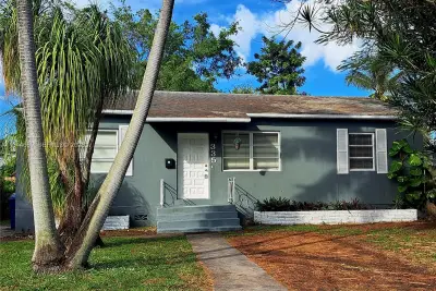 335 NW 102nd St, Miami: photo 1 of 22