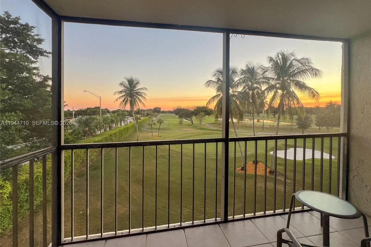 8900 Washington Blvd #401A, Pembroke Pines: photo 1 of 10